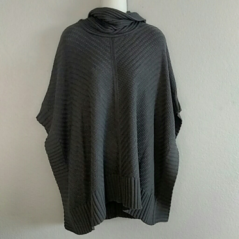 Dana Buchman Poncho Pull-Over Sweater Sm Gray